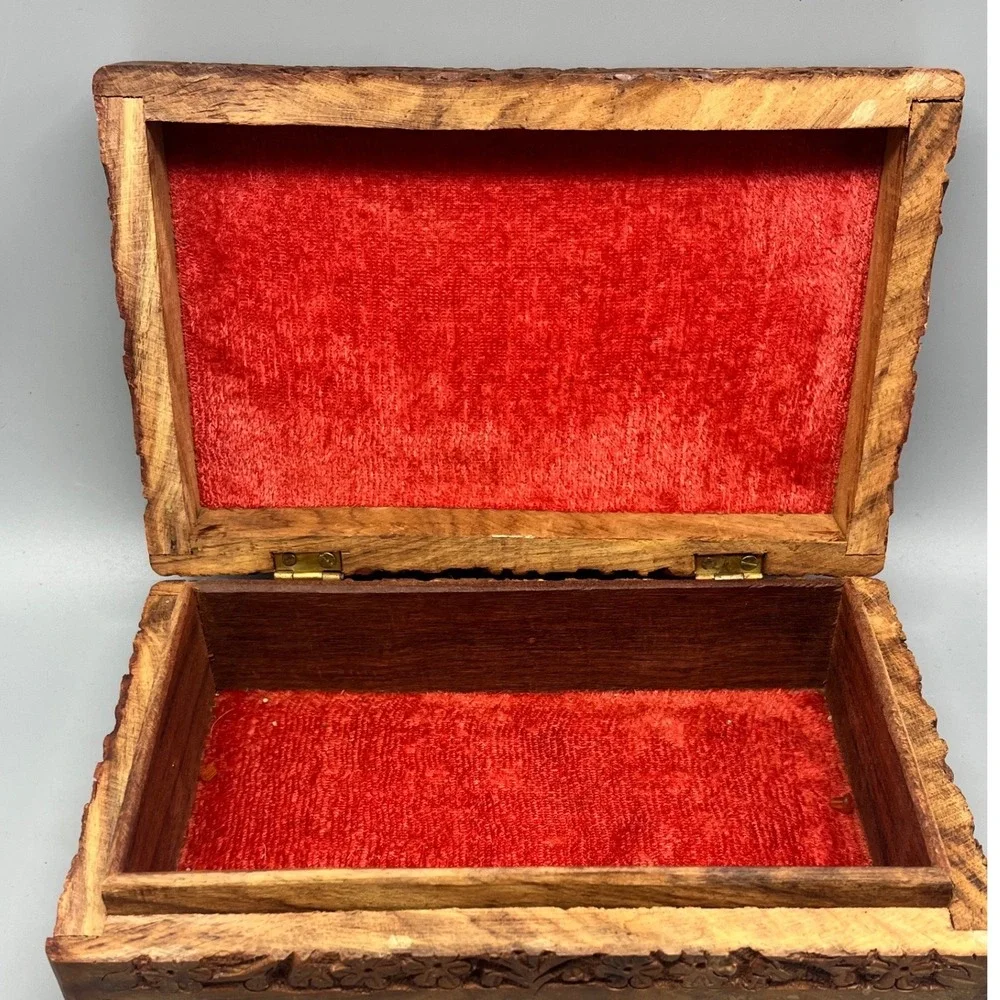 Vintage Handmade Carved Floral Design Wooden Jewelry Box Red‎ lining